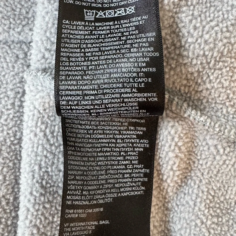 The North Face Men's Light‎ Gray quarter -Zip Medium